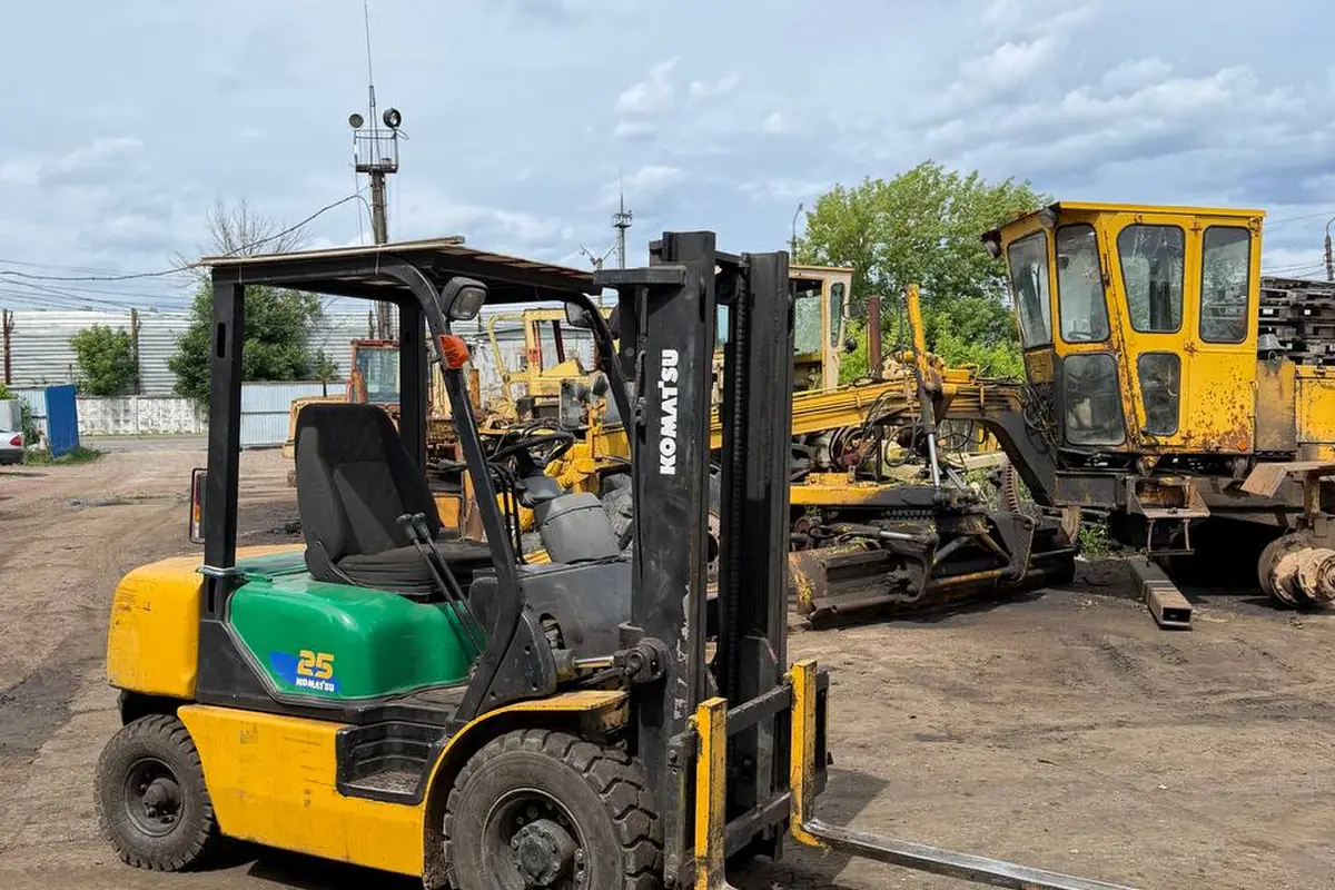 Komatsu FD25T-14